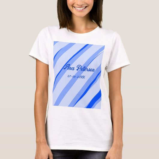 ブルーパステル+名前+日付+ボヘミアン+レトロ+ライン模様 Tシャツ (正面)