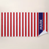 ブルーパーソナライズされたカバ赤と白ナストライプ ビーチタオル (正面)