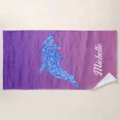 ブルーパーソナライズされたグリッタードルフィンピンクとパープル ビーチタオル (正面)