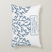 ブルーパーソナライズされたコーラルパターン – ビーチハウス アクセントクッション (正面(垂直))