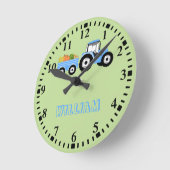 ブルーパーソナライズされたトラクタートラック農作物 ラウンド壁時計 (傾斜)