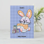 ブルーパーソナライズされたプレイド子供部屋アート – バニー 招待状 (スタンド正面)