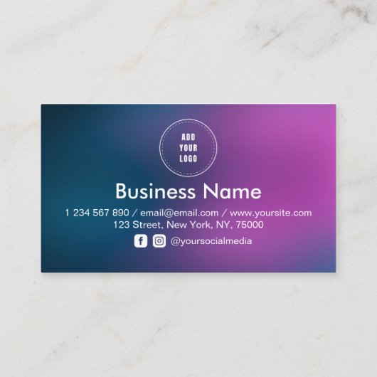 ブルーパープルグラディエントシンプルのロゴを追加ソーシャルメディア ロイヤリティカード (裏面)