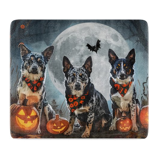 ブルーヒーラー・ハロウィーンの不気味な犬 カッティングボード (正面)
