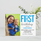 ブルーファースト誕生日タイポグラフィ水玉模様写真 招待状 (スタンド正面)