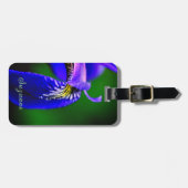 ブルーフラッグアイリスフラワーペタルクローズアップパーソナライズされた ラゲッジタグ (正面横)