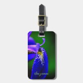 ブルーフラッグアイリスフラワーペタルクローズアップパーソナライズされた ラゲッジタグ (正面縦)