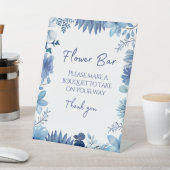 ブルーフラワーバーが寄木細工をする 台座サイン (インサイチュ)