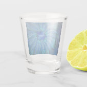 ブルーフラワーファンタジーパターン、抽象芸術フラクタル芸術 ショットグラス (裏面)