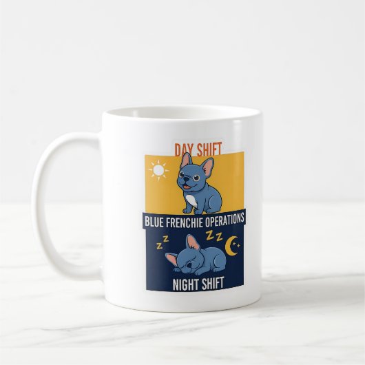 ブルーフレンチブルドッグの昼夜シフトのユーモラスなデザイン コーヒーマグカップ (左)