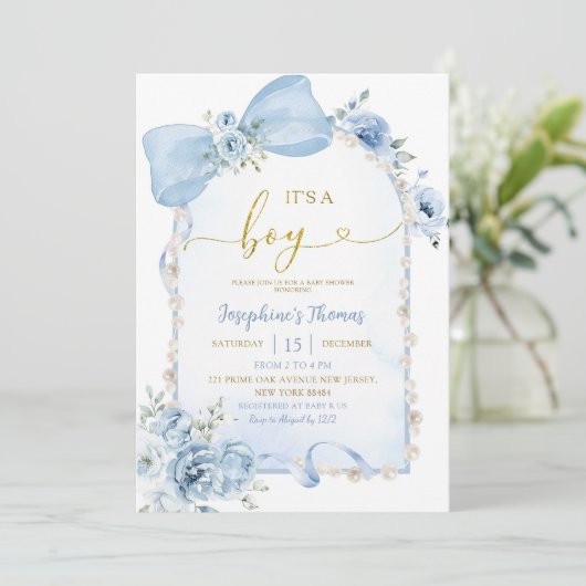 ブルーフローラコケットが男の子の赤ちゃんシャワーをボウ 招待状 (スタンド正面)