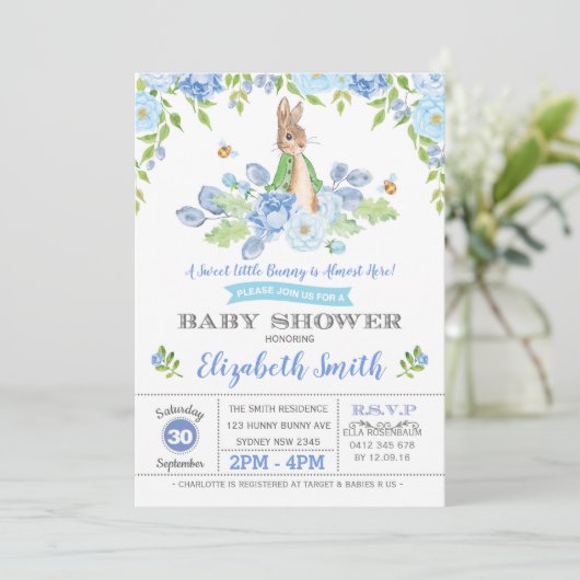 ブルーフローラバニーベイビーシャワーウッドランドボーイウサギ 招待状 (スタンド正面)