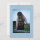 ブルーフローラモノグラムクレストお祝いオブ・ライフ 招待状 (裏面)