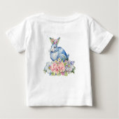 ブルーフローラリースラビットピンクの花1stイースター ベビーTシャツ (裏面)
