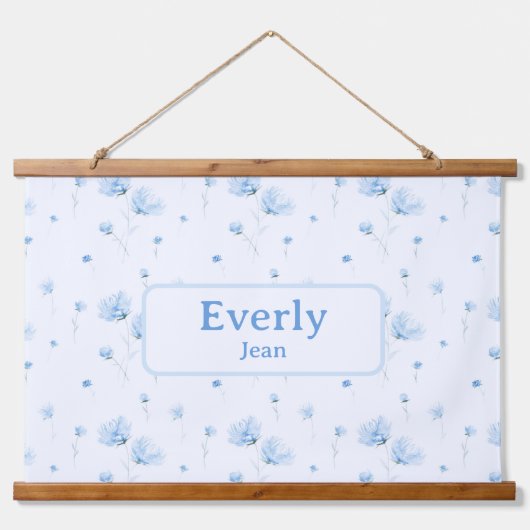 ブルーフローラ名前をカスタムするデコールベビー子供部屋 吊り下げ型タペストリー (正面)