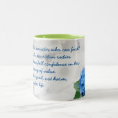 ブルーフローラ妻オブノーブルキャラクター聖なる書物、 経典 ツートーンマグカップ (中央)