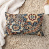 ブルーブラウンアイボリーインドネシアろうけつ染めフローラルパターン ランバークッション (ブランケット)