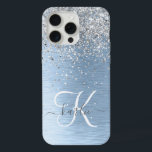 ブルーブラシ仕上げメタルシルバーグリッターモノグラム名 iPhone 15 PRO MAXケース<br><div class="desc">このトレンディーのシックな電話ケースデザインは、ブルーのブラシ付きメタリックな背景に銀のグリッターを搭載しきらめくて簡単にパーソナライズすることができる。</div>