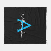 ブルーブラックスクリプトガーリー モノグラム ネーム フリースブランケット (正面(横))