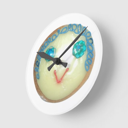 ブルーヘアエモジアートプリント/グラフィック ラウンド壁時計 (傾斜)