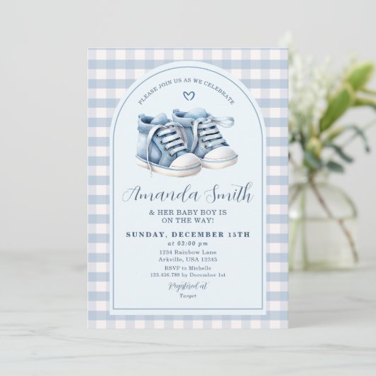 ブルーベビーシューズボーイブーティプレイドアーチベイビーシャワー 招待状 (スタンド正面)
