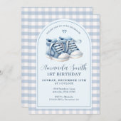 ブルーベビーシューズボーイプレイドアーチファースト誕生日 招待状 (正面/裏面)