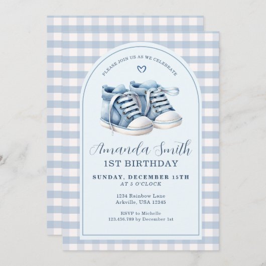 ブルーベビーシューズボーイプレイドアーチファースト誕生日 招待状 (正面/裏面)