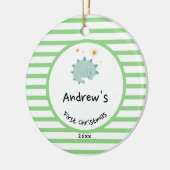 ブルーベビーディノ |初めてのクリスマスグリーンストライプ セラミックオーナメント (左)