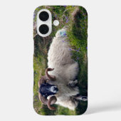 ブルーベルに横たわるハンサムなカーリー巻きラム Case-Mate iPhoneケース (裏面)