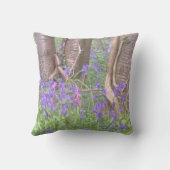 ブルーベルの木にチョコレートブラウンラブラドール クッション (裏面)