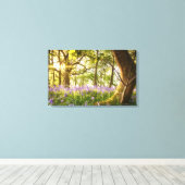 ブルーベルの森の曲がった木 キャンバスプリント (インサイチュ (ウッドフロア))