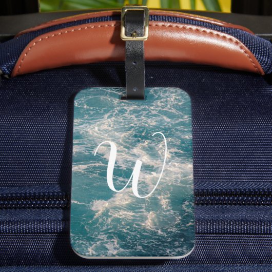 ブルーホワイトウェーブズシーカリブのケープモノグラム ラゲッジタグ (正面インサイチュ2)