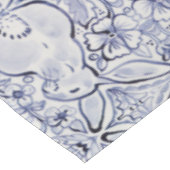 ブルーホワイトウサギバニータイルデザインフローラデコー テーブルクロス (アングル)