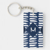 ブルーホワイトストライプズモダンモノグラム キーホルダー (正面)