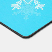 ブルーホワイトスノーフレークのミニマルなクリスマスの名前 デスクマット (コーナー)