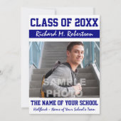 ブルーホワイトスポーティ男の卒業生の大学の番号 招待状 (裏面)