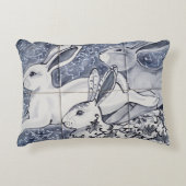 ブルーホワイトスリーハレラビットチノワセリータイルアート アクセントクッション (正面)