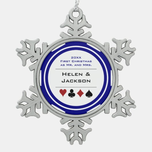 ブルーホワイトトランプのポーカーチップ初めてのクリスマスミスター&ミセス スノーフレークピューターオーナメント (正面)
