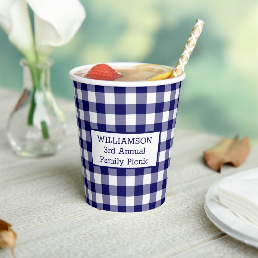 ブルーホワイトバッファローファミリーピクニックの名前を確認 紙コップ (インサイチュ)