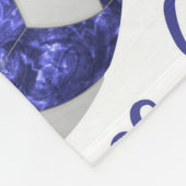 ブルーホワイトバレーボールコートhappy placeタイポグラフィ フリースブランケット (角)