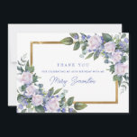 ブルーホワイトフローラ40th Birthdayフォトフラット サンキューカード<br><div class="desc">家族や友表現人に対する感謝の美しい方法。白いバラと青い花の緑豊かな植物性の小枝は、金ゴールドフレームの2つのコーナーに美しいフローラのアクセントを作り出す。3行の文字は、フロントをパーソナライズできる。写真を上に置いて自分の気持ちを入れ感謝している。すべての文字は簡単に編集できる。</div>