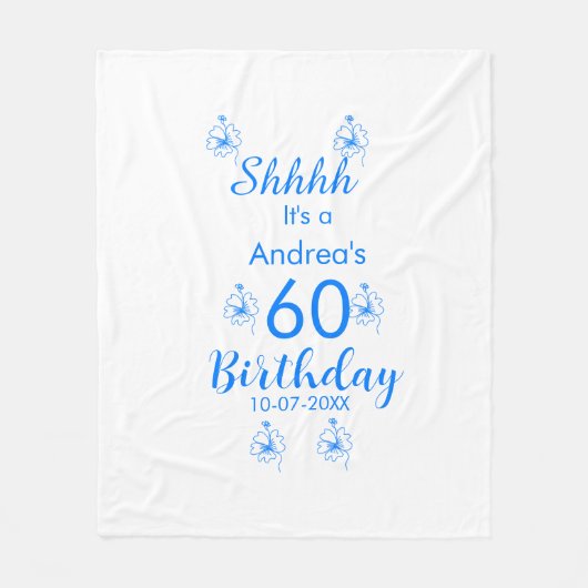 ブルーホワイトモーヴシュフ60歳の誕生日フローラ名 フリースブランケット (正面)