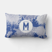 ブルーホワイトヴィンテージチノワセリーフローラモノグラム ランバークッション (裏面)