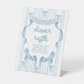 ブルーボウボーイ赤ちゃんシャワーおむつラッフルサイン 台座サイン (正面)