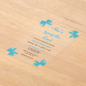 ブルーボウ彼女は結び目のブライダルシャワー アクリル招待状 (レイダウン)