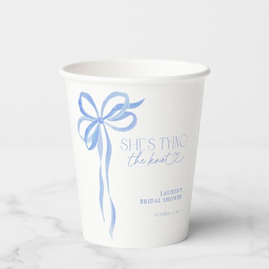 ブルーボウ彼女は結び目のブライダルシャワー 紙コップ (裏面)