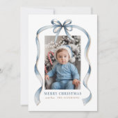 ブルーボウ波状リボンフレームメリークリスマスフォト シーズンカード (正面)