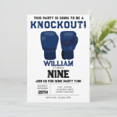 ブルーボクシング手袋子供の誕生日パーティーノックアウト 招待状 (スタンド正面)