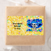 ブルーボンネットで黄色に笑うスケルトン女性 ラベル (インサイチュ)