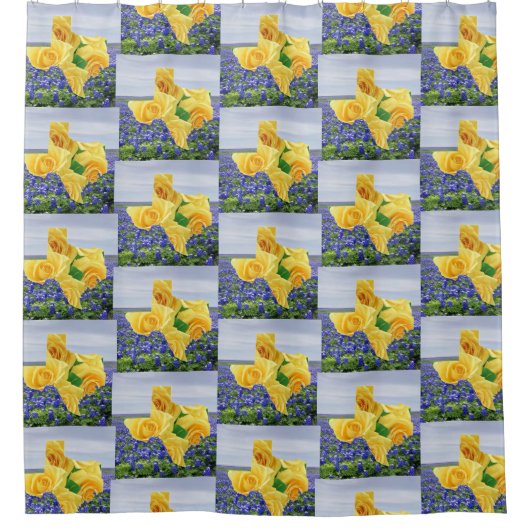 ブルーボンネットにテキサス州の形をした黄色のバラ シャワーカーテン (正面)